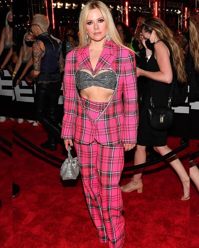Estilo punk rock da cantora Avril Lavigne