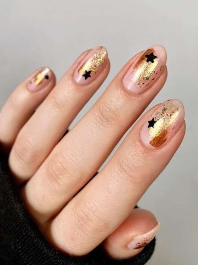 Ideias de unhas curtas para Natal e Ano Novo
