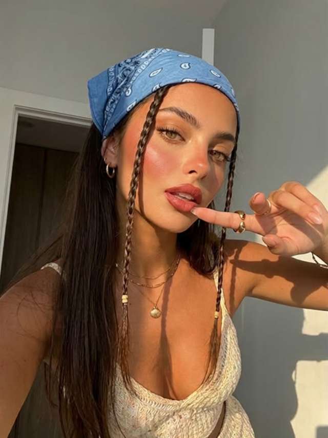 Bandana estampa paisley: o acessório da temporada